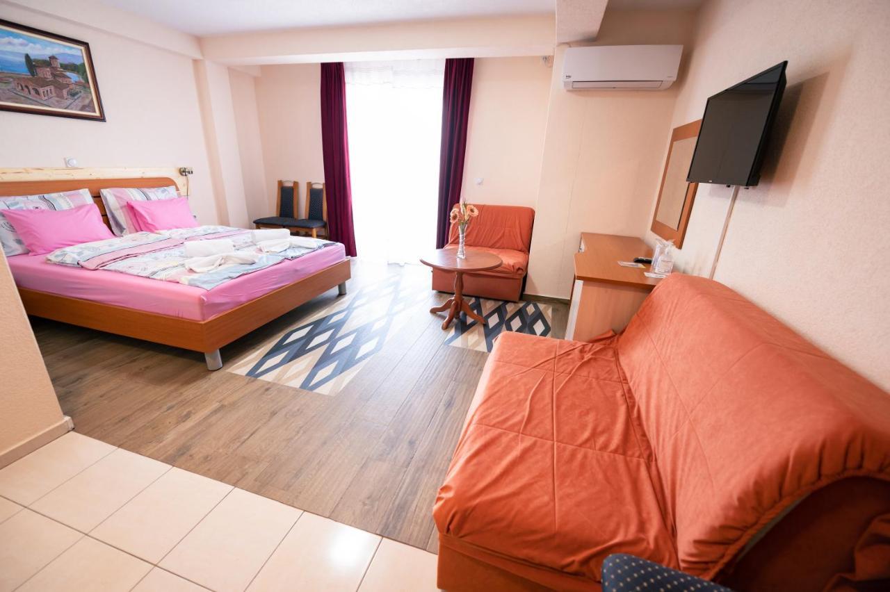 Hotel Holiday-M Ohrid Exterior foto