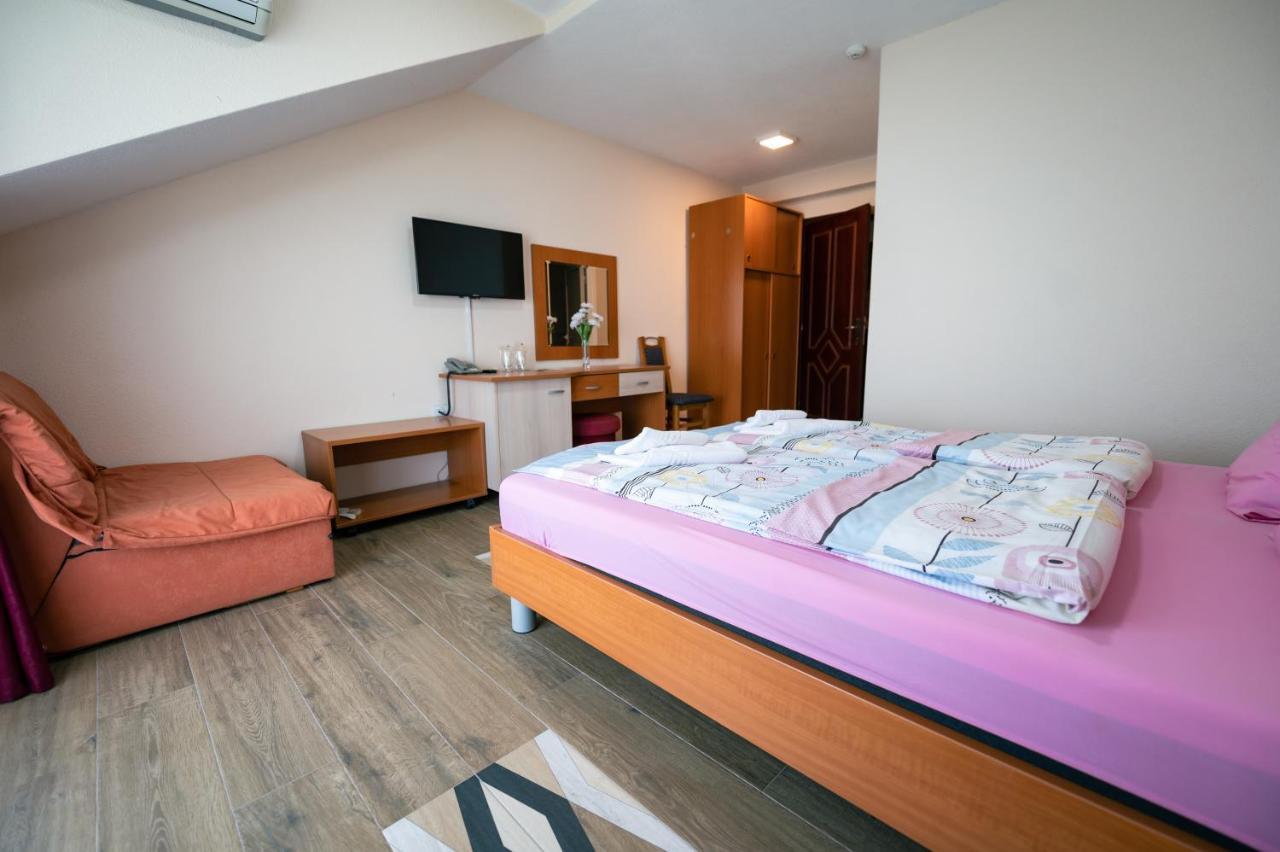 Hotel Holiday-M Ohrid Exterior foto