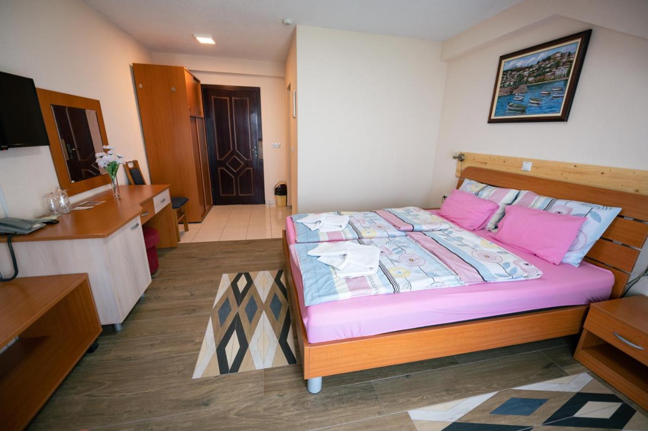 Hotel Holiday-M Ohrid Exterior foto