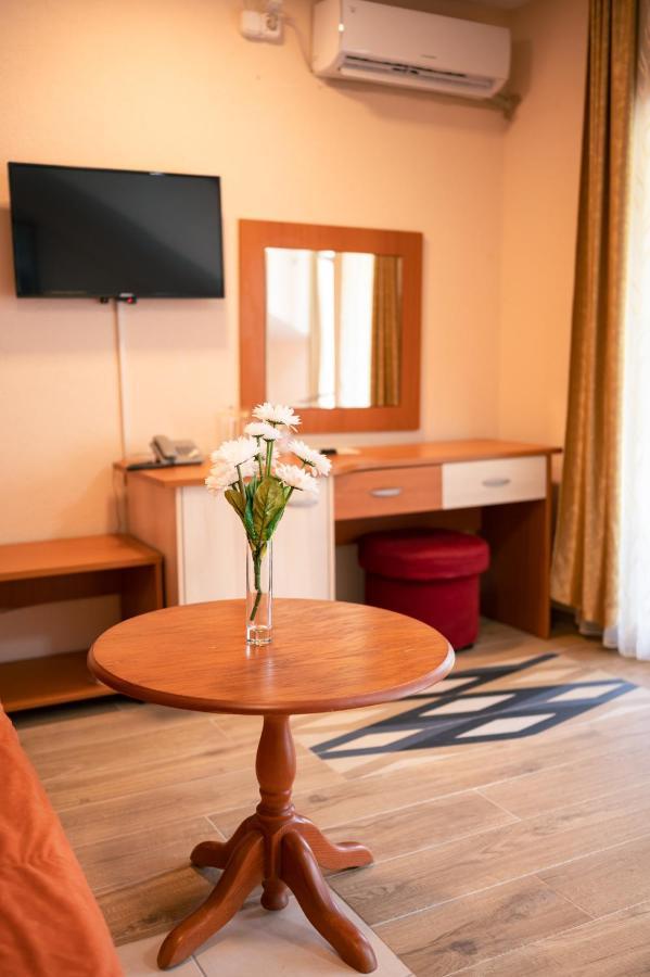 Hotel Holiday-M Ohrid Exterior foto