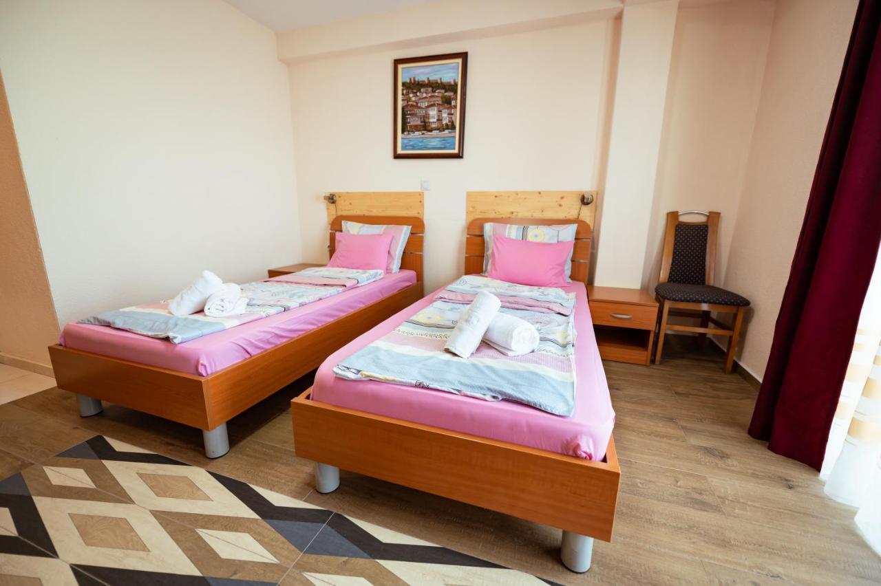 Hotel Holiday-M Ohrid Exterior foto